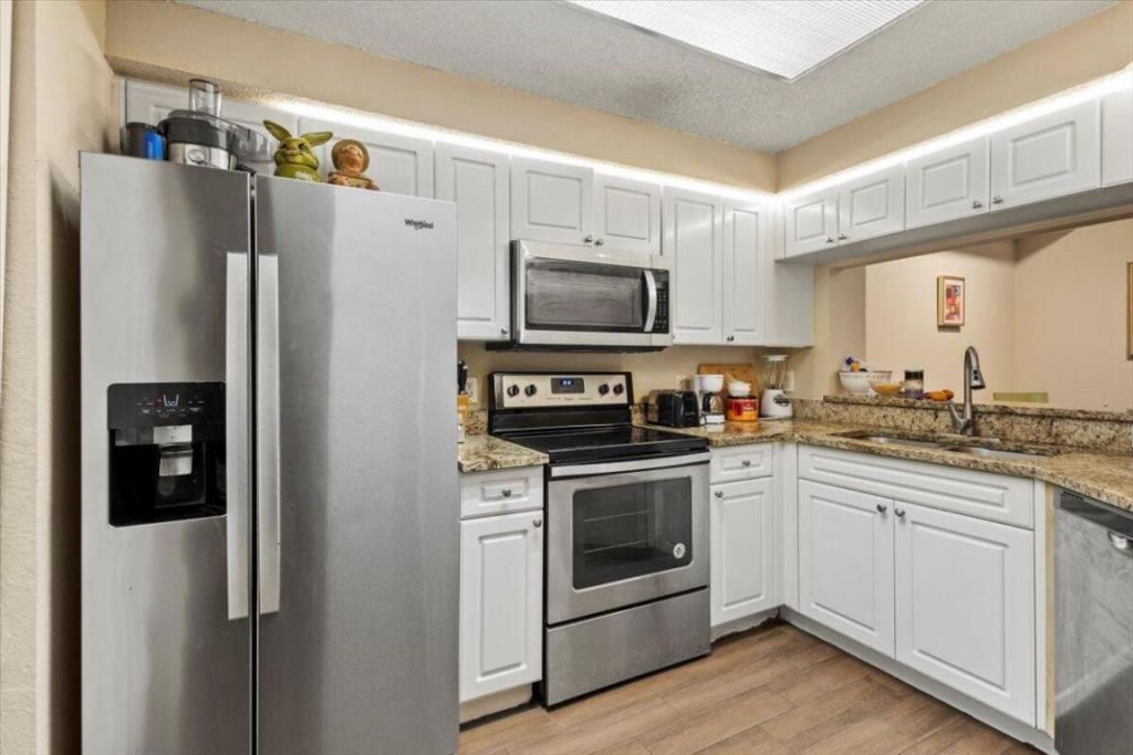 3023 Alcazar Place, Unit 201, Palm Beach Gardens, FL 33410 Photo