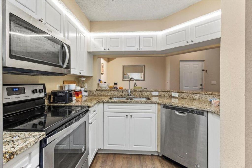 3023 Alcazar Place, Unit 201, Palm Beach Gardens, FL 33410 Photo