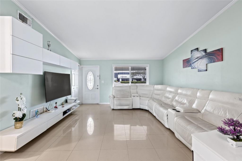 9174 N Military Trl, Palm Beach Gardens, FL 33410 Photo