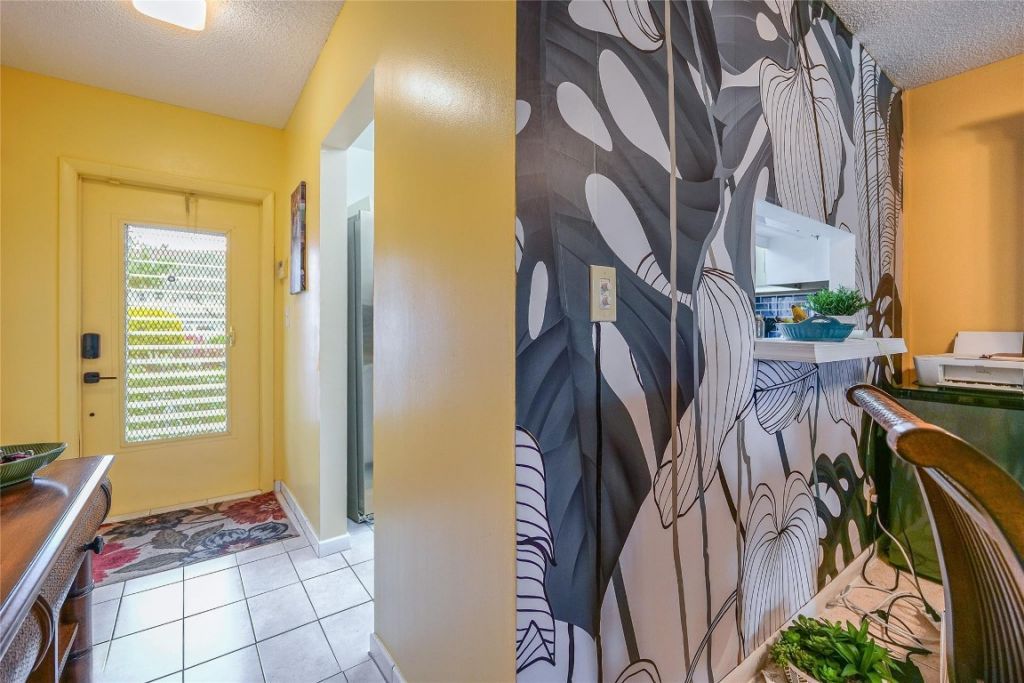 3505 NW 48th Avenue, Unit 404, Lauderdale Lakes, FL 33319 Photo