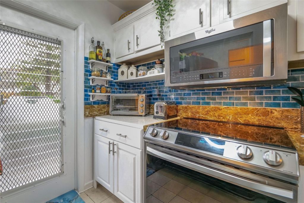 3505 NW 48th Avenue, Unit 404, Lauderdale Lakes, FL 33319 Photo