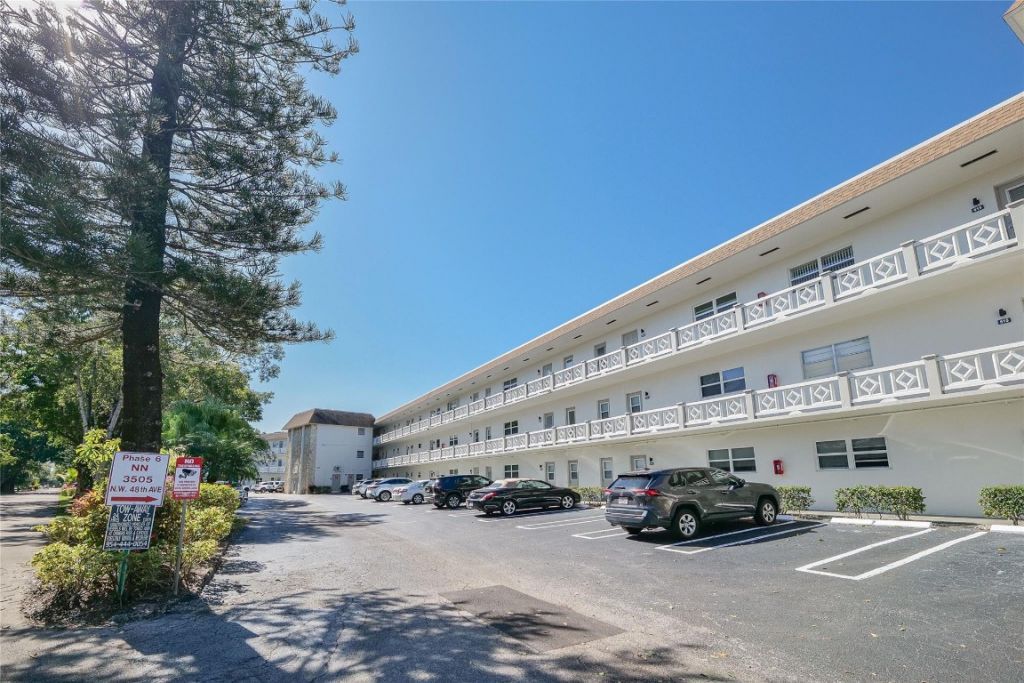 3505 NW 48th Avenue, Unit 404, Lauderdale Lakes, FL 33319 Photo