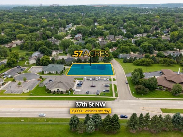 1022 Bel Air Lane NW, Rochester, MN 55901