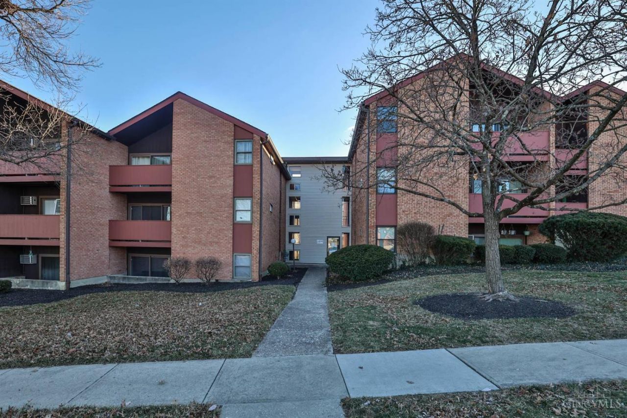 4808 Chalet Drive, Unit 12, Saint Bernard, OH 45217 Main Photo