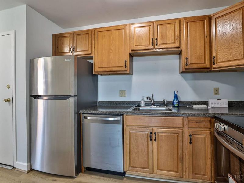 4808 Chalet Drive, Unit 12, Saint Bernard, OH 45217 Photo 7