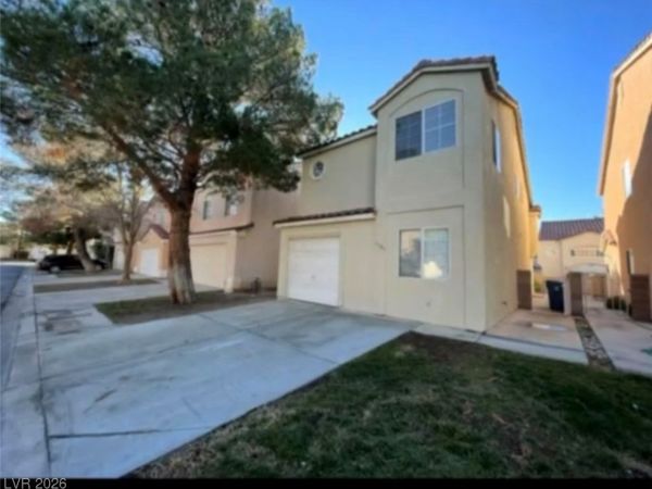 5585 Smoke Signal Avenue, Las Vegas, NV 89118