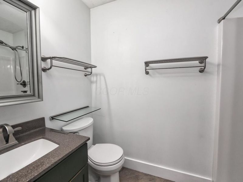 817 Highland Hills Drive, Howard, OH 43028 Photo 17