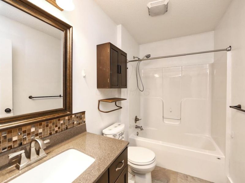 817 Highland Hills Drive, Howard, OH 43028 Photo 20