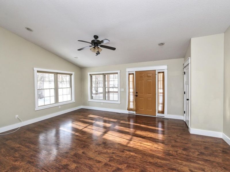 817 Highland Hills Drive, Howard, OH 43028 Photo 3