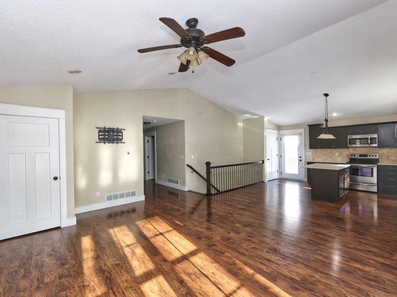 817 Highland Hills Drive, Howard, OH 43028 Photo 5