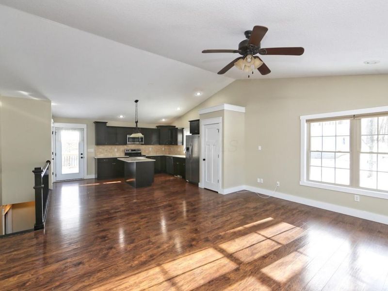 817 Highland Hills Drive, Howard, OH 43028 Photo 6