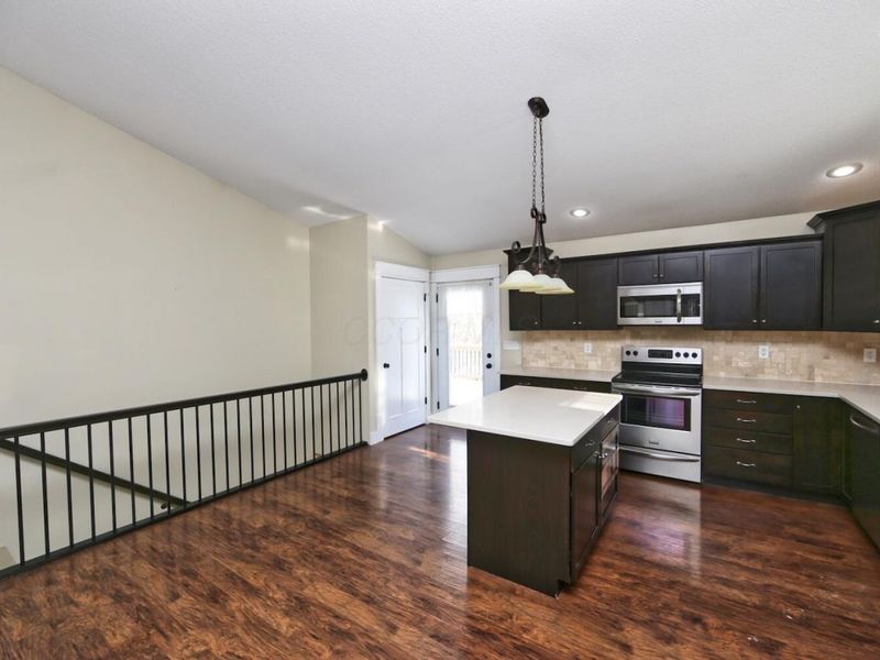 817 Highland Hills Drive, Howard, OH 43028 Photo 9