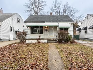 18771 Woodland Street, Harper Woods, MI 48225
