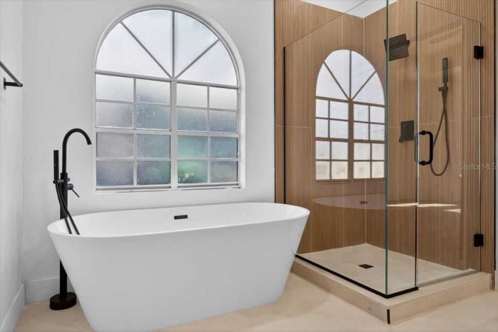 8618 Valley Ridge Court, Orlando, FL 32818 Photo