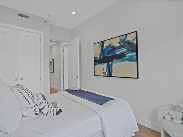 2131 Shore Boulevard, Unit 1-E, Astoria, NY 11105