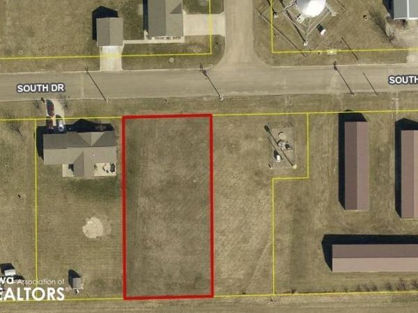 200 South, Middletown, IA 52638