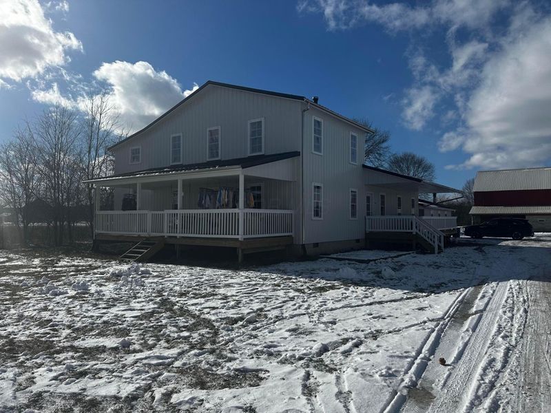 623 Flagdale Road S, Junction City, OH 43748 Photo 2