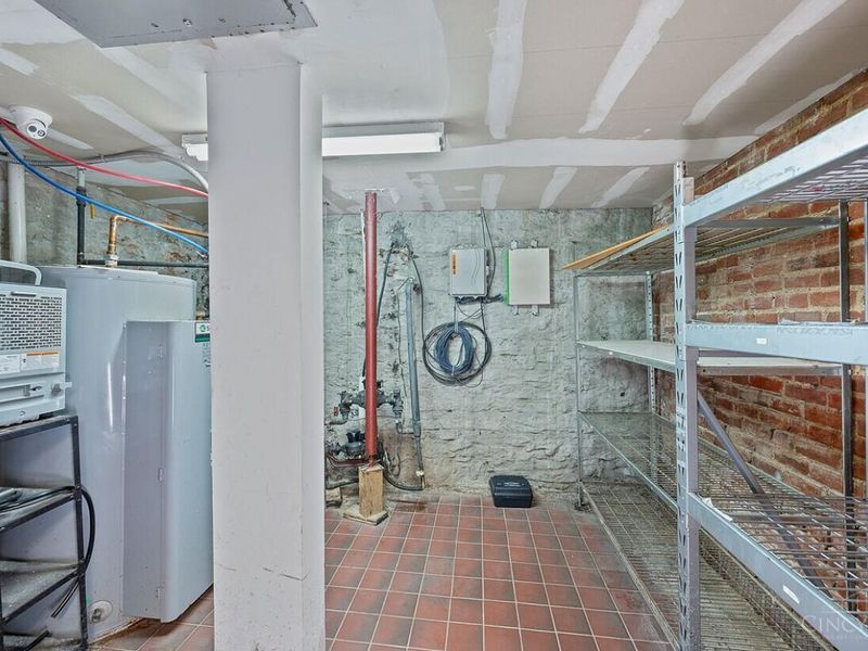 126 W Sixth Street, Cincinnati, OH 45202 Photo 32