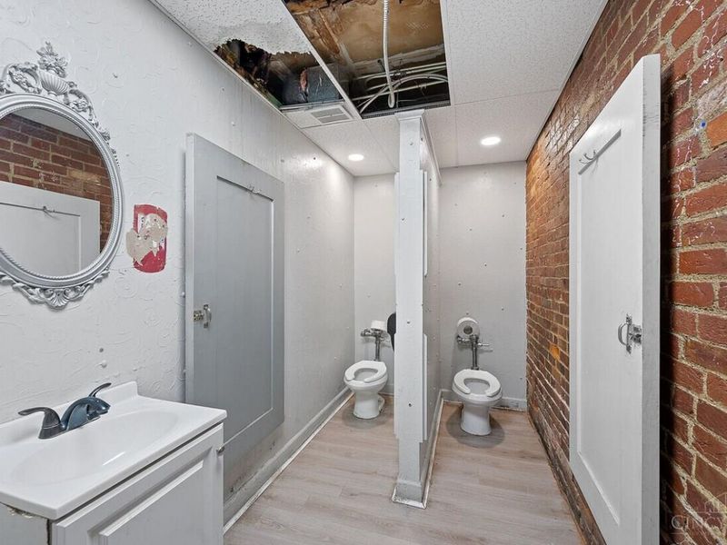126 W Sixth Street, Cincinnati, OH 45202 Photo 38
