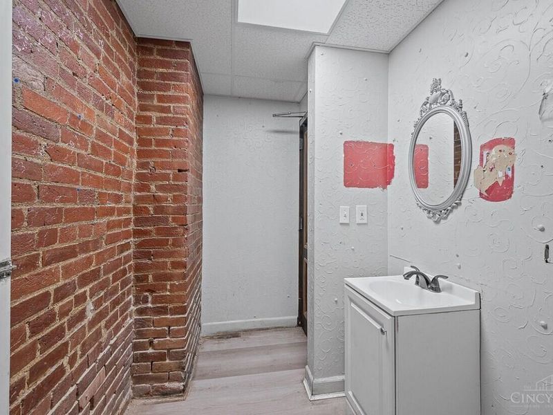 126 W Sixth Street, Cincinnati, OH 45202 Photo 39