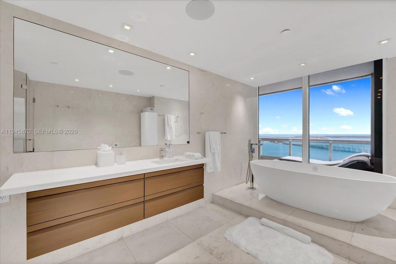 1643 Brickell Ave, Unit 3904, Miami, FL 33129 Photo