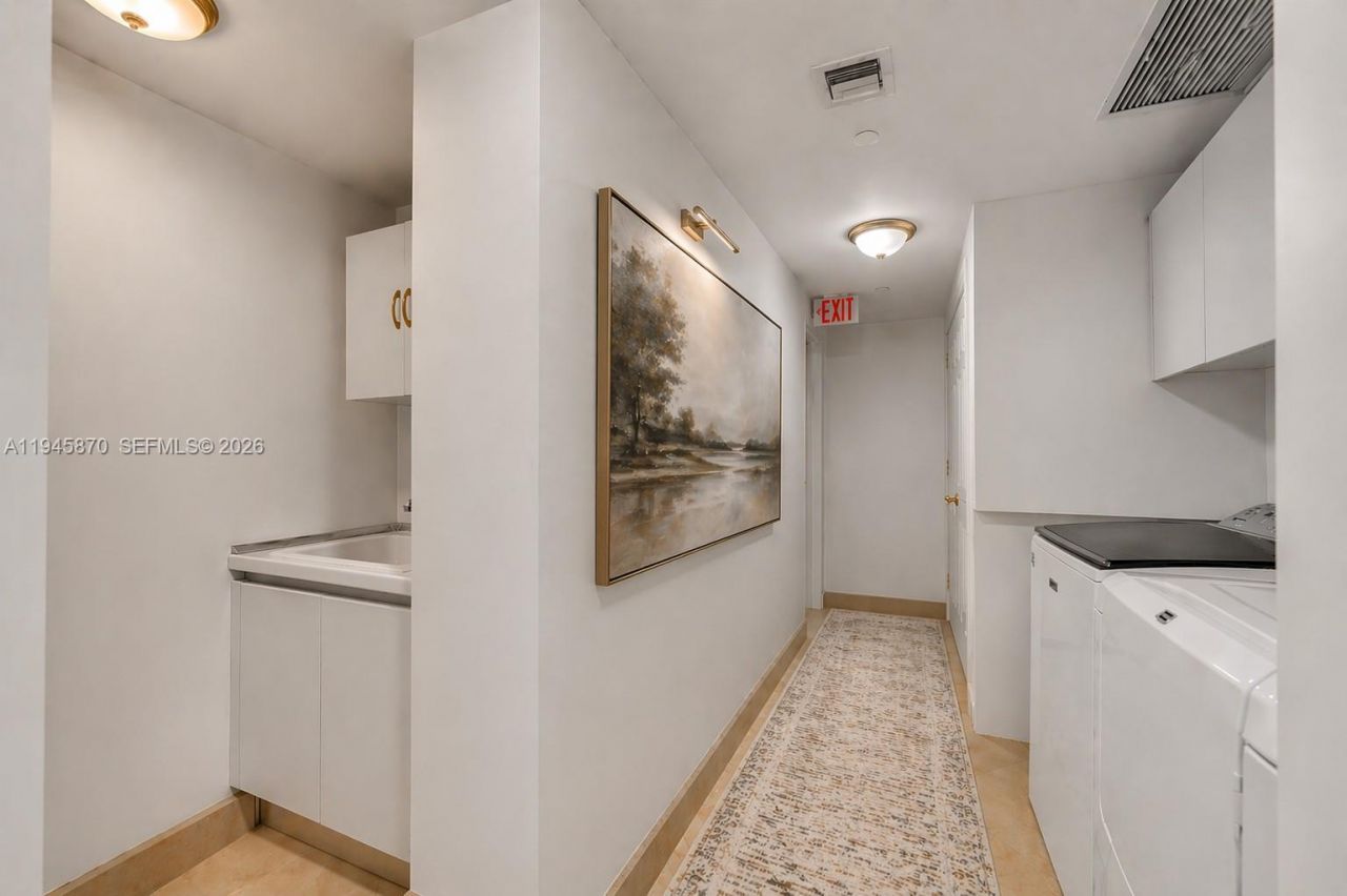 1643 Brickell Ave, Unit 3904, Miami, FL 33129 Photo