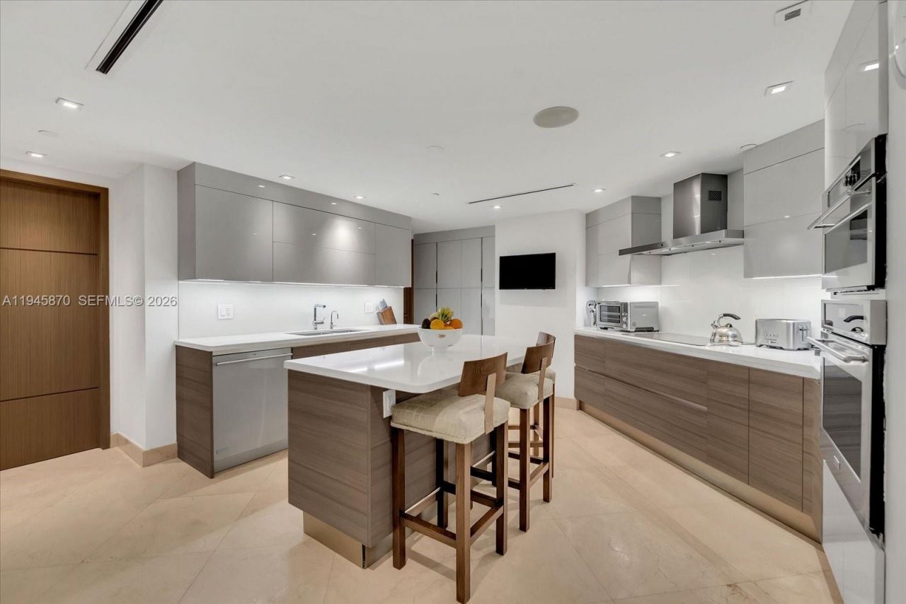 1643 Brickell Ave , Unit 3904, Miami, FL 33129 Photo