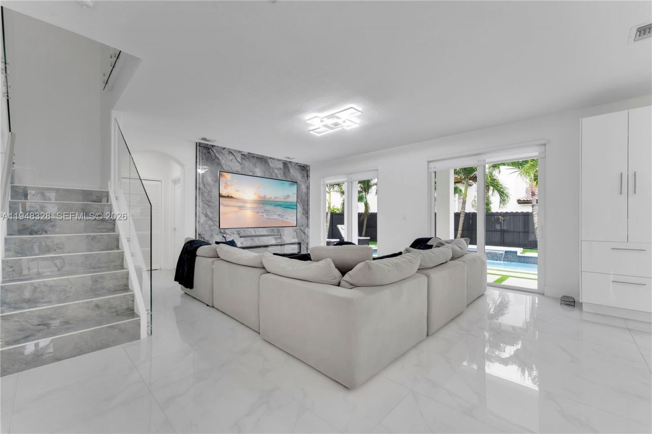 14452 SW 10th St, Miami, FL 33184 Photo