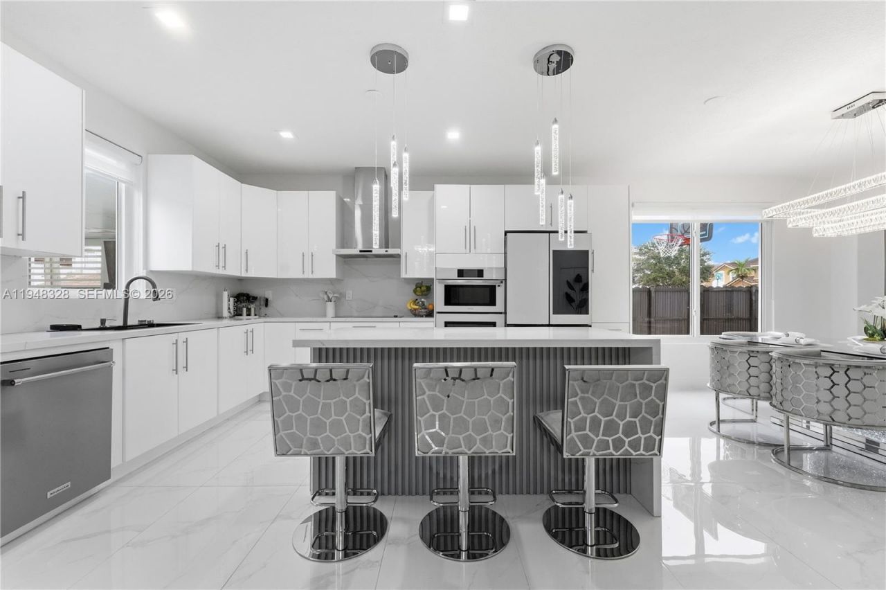 14452 SW 10th St, Miami, FL 33184 Photo