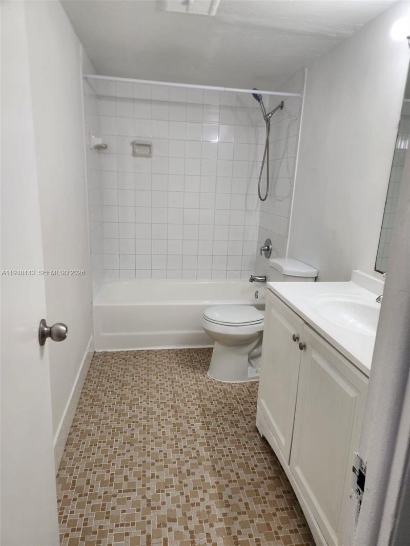 15201 NE 6th Ave, Unit C202, Miami, FL 33162 Photo