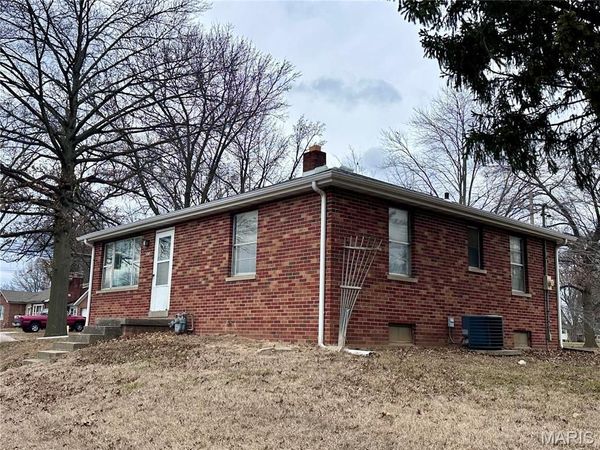 300 N Belt E, Swansea, IL 62226