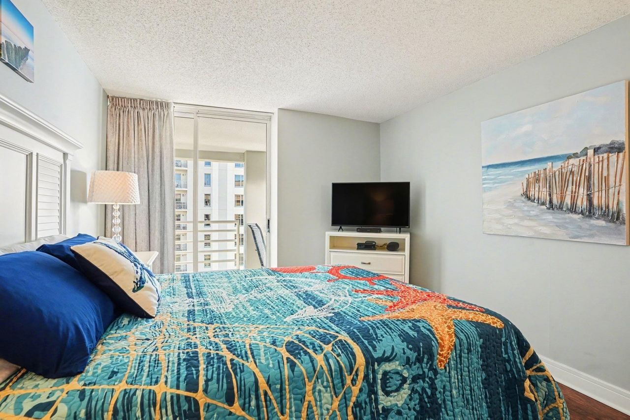 9840 Queensway Blvd. Photo 17