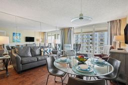 9840 Queensway Blvd. photo 4