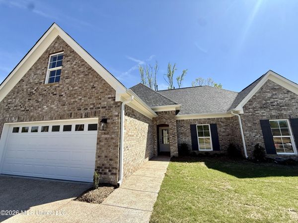 1051 Great Glen Drive, Southaven, MS 38671