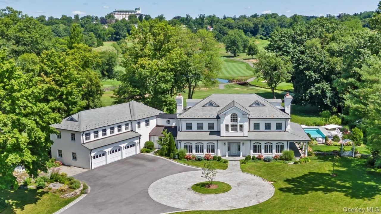 17 Boxwood Lane, Rye, NY 10580 Main Photo