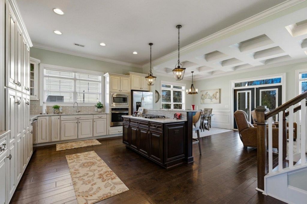 228 Wahee Pl. Photo 3