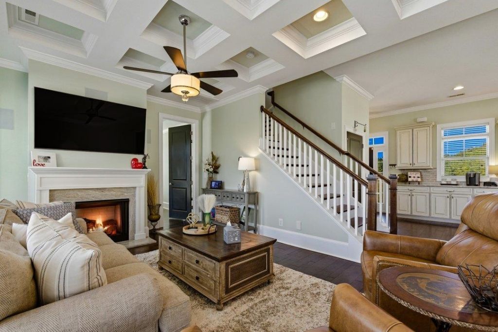 228 Wahee Pl. Photo 9