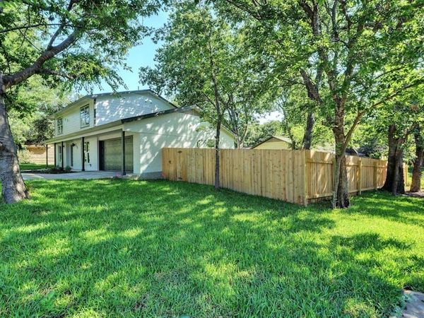 2704 Loyola LN, Austin, TX 78723