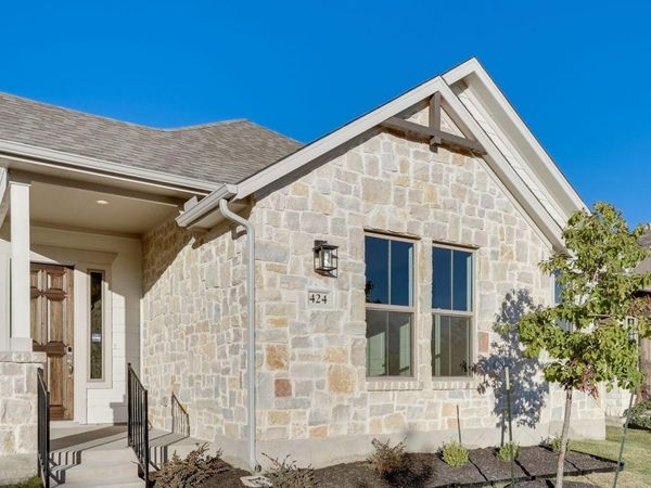 424 Burlington DR, Buda, TX 78610