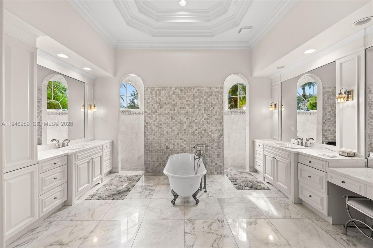 12401 N Stonebrook Cir, Davie, FL 33330 Photo