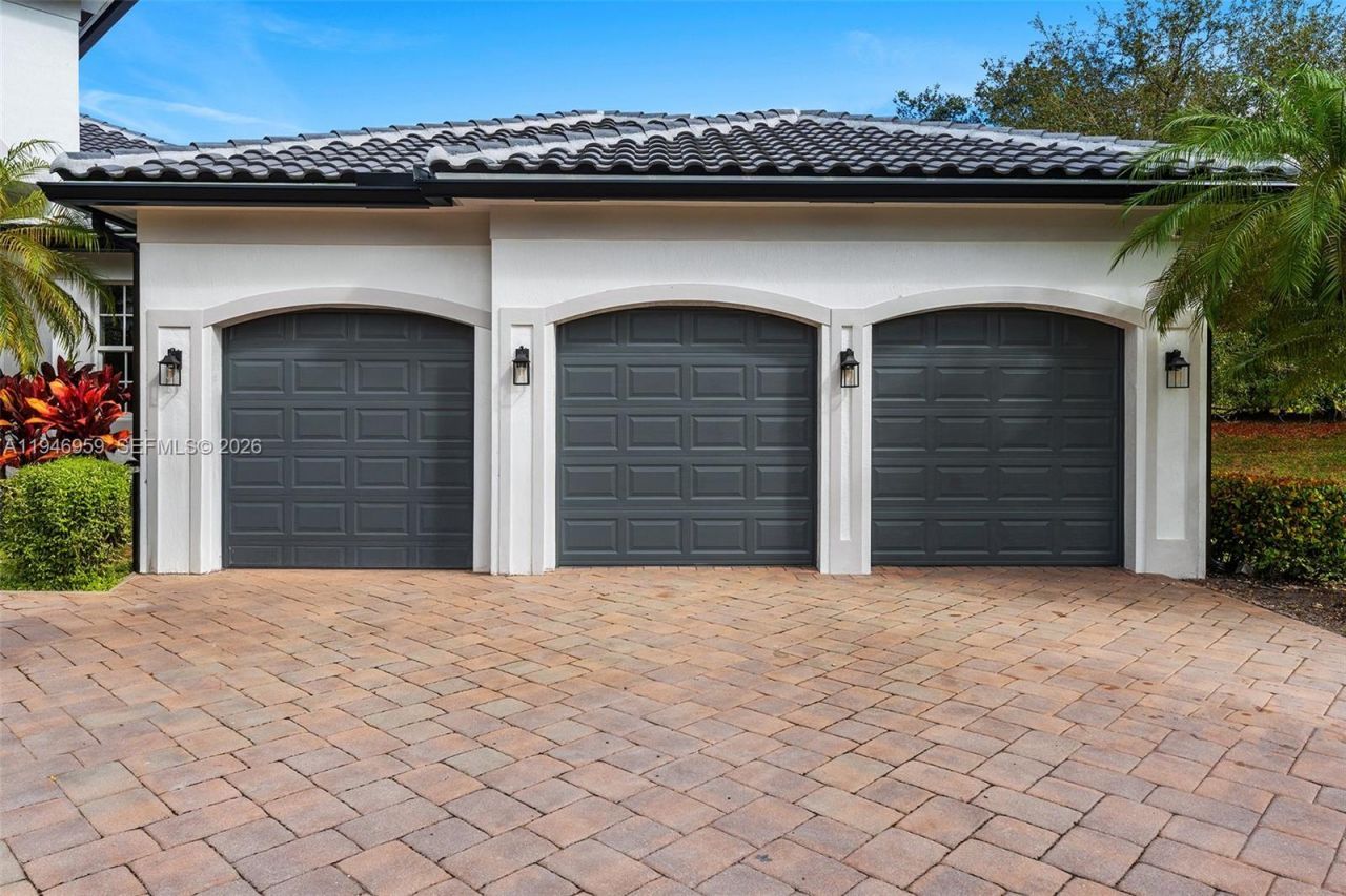 12401 N Stonebrook Cir, Davie, FL 33330 Photo