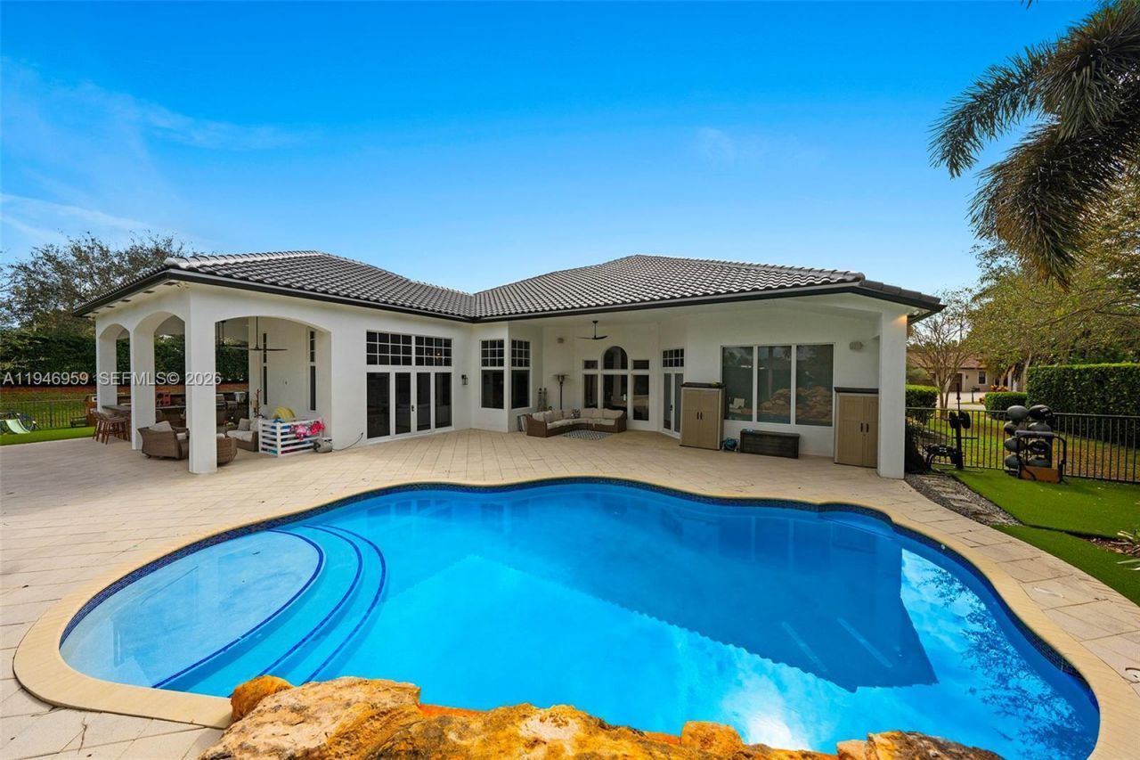 12401 N Stonebrook Cir, Davie, FL 33330 Photo