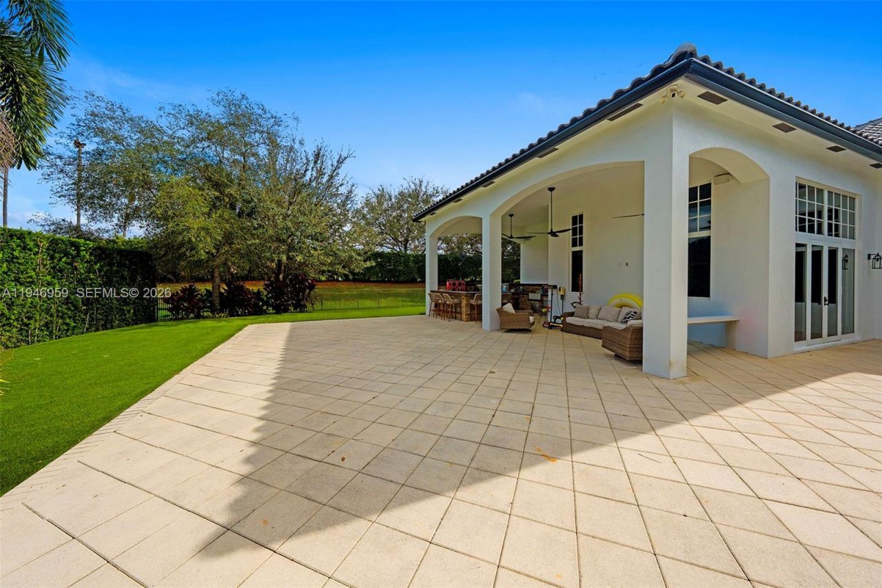 12401 N Stonebrook Cir, Davie, FL 33330 Photo