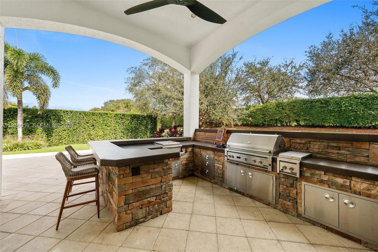 12401 N Stonebrook Cir, Davie, FL 33330 Photo