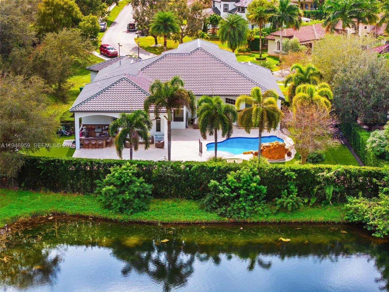 12401 N Stonebrook Cir, Davie, FL 33330 Photo