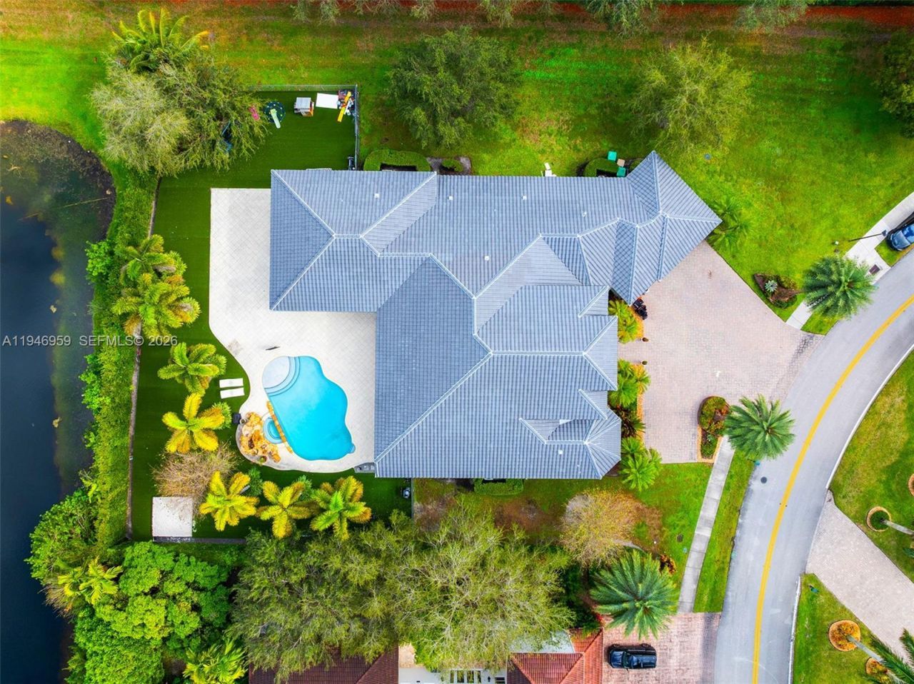 12401 N Stonebrook Cir, Davie, FL 33330 Photo