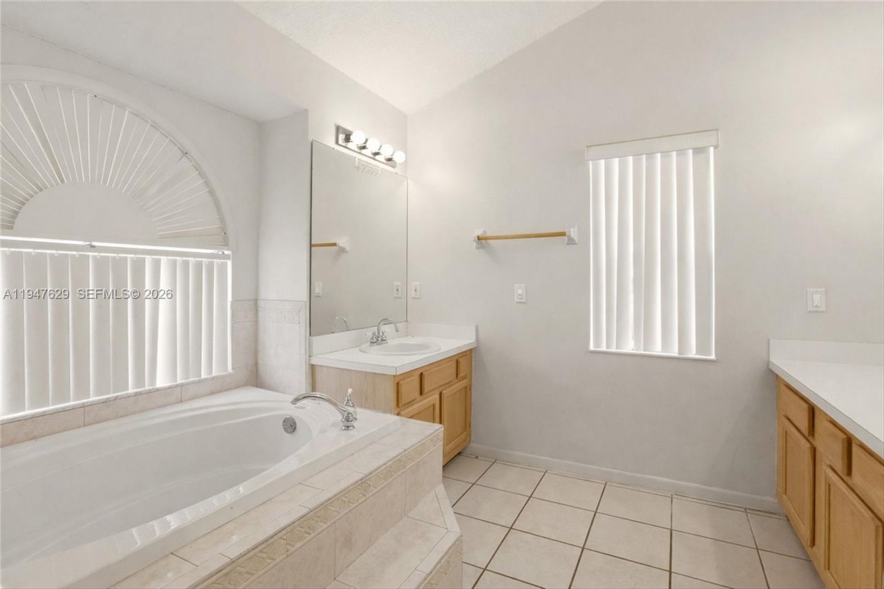 10402 Ashley Oaks Dr, Riverview, FL 33578 Photo