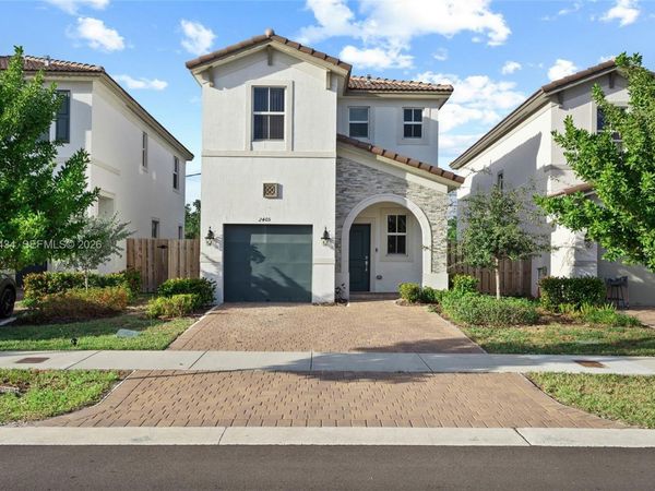 2405 NW 131st Cir , Miami, FL 33167