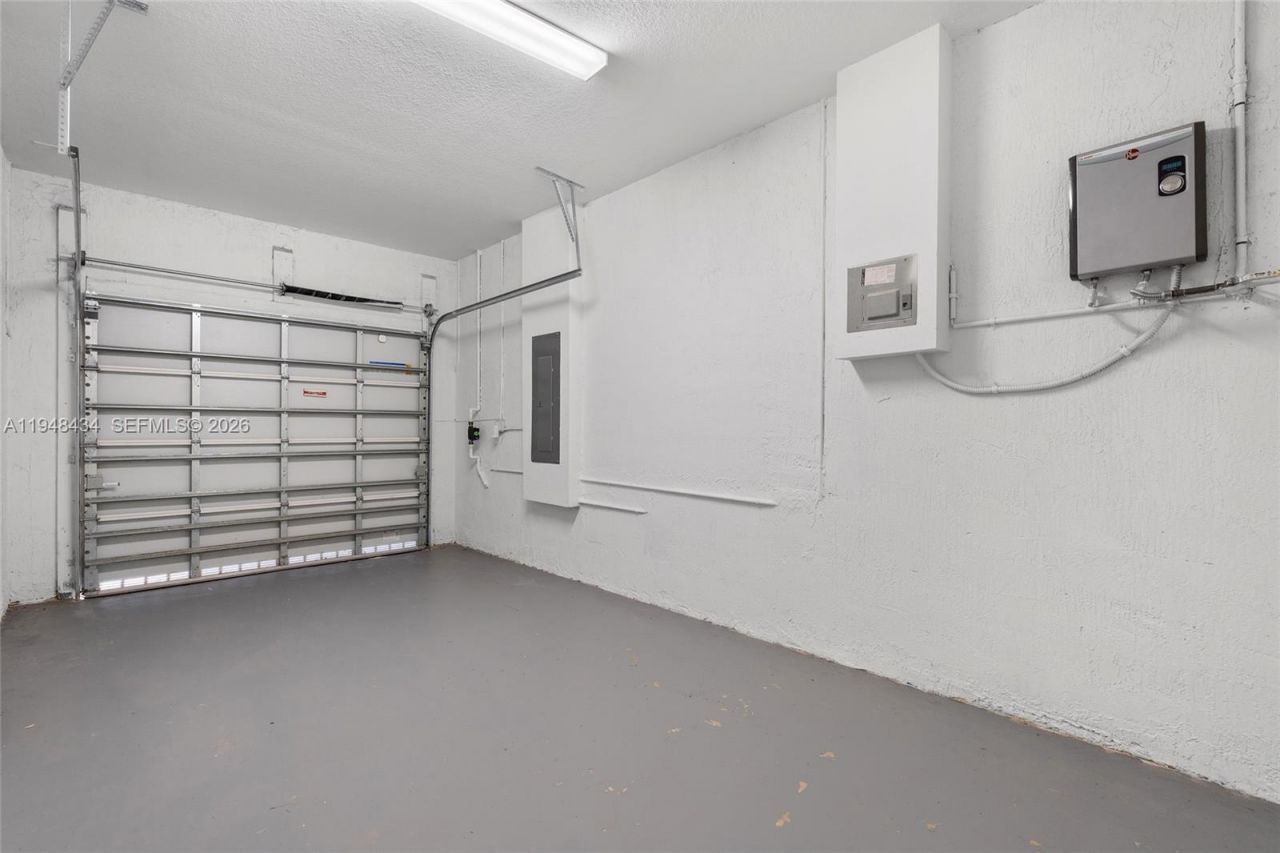 2405 NW 131st Cir , Miami, FL 33167 Photo