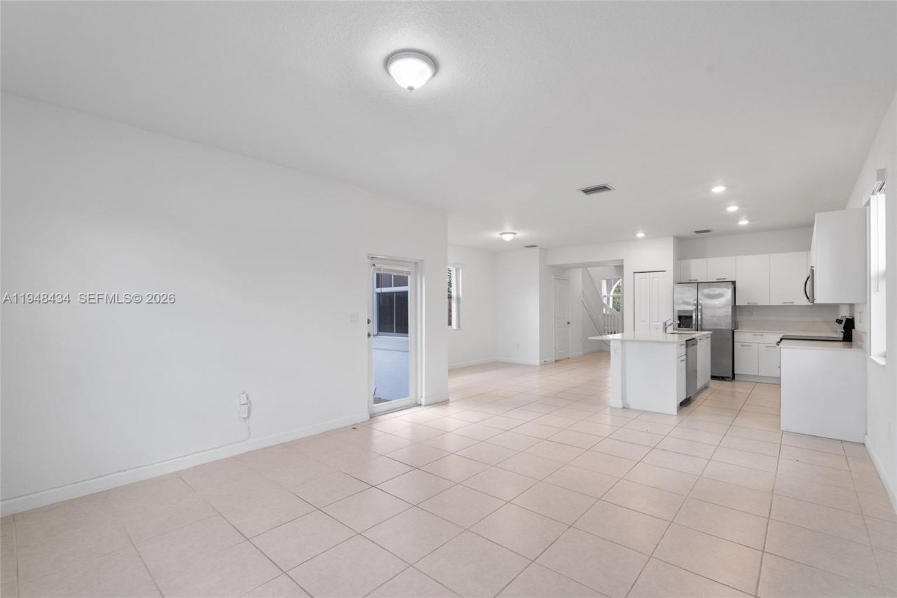 2405 NW 131st Cir , Miami, FL 33167 Photo